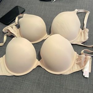 2 32DD victorias secret push up bra